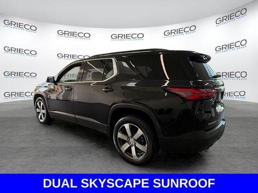 Mosaic Black Metallic 2023 Chevrolet Traverse LT Leather