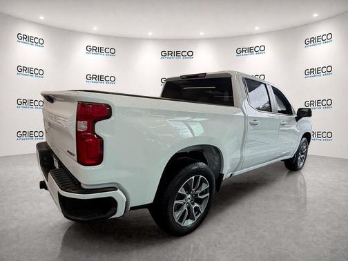 Summit White 2026 Chevrolet Silverado 1500 RST