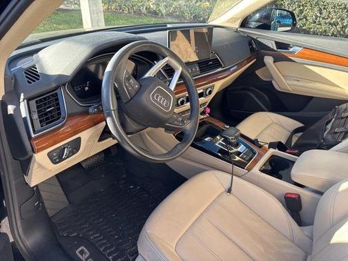 2023 Audi Q5 45 S line quattro Premium