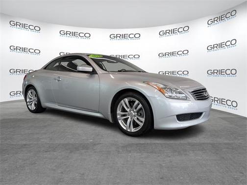 2010 INFINITI G37 