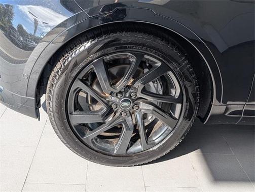2023 Land Rover Discovery P300 S R-Dynamic