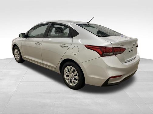 2022 Hyundai Accent SE