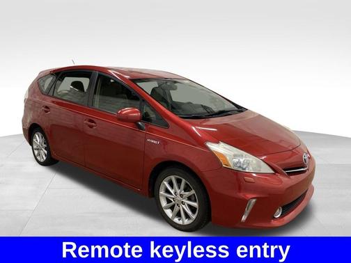 2013 Toyota Prius v Five