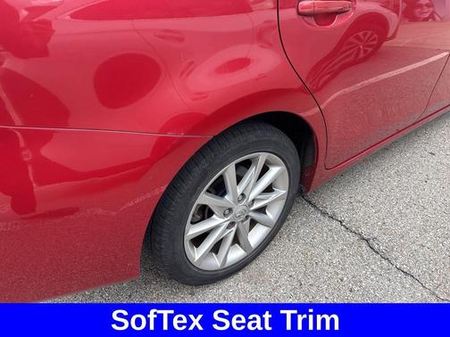 2013 Toyota Prius v Five