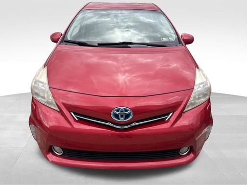 2013 Toyota Prius v Five