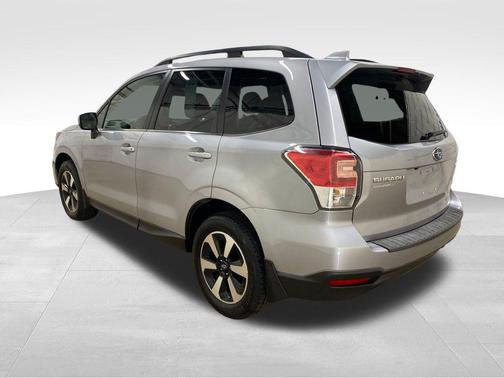 Ice Silver Metallic 2018 Subaru Forester 2.5i Limited