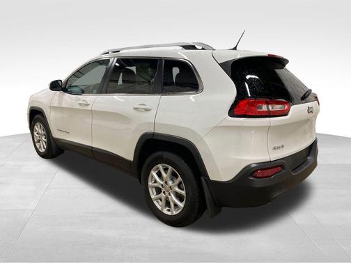 Bright White Clearcoat 2016 Jeep Cherokee Latitude