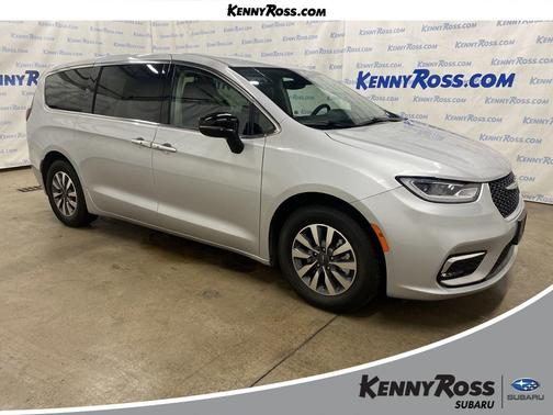 2024 Chrysler Pacifica Hybrid Select