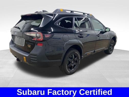 Crystal Black Silica 2024 Subaru Outback Wilderness