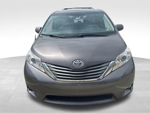 2014 Toyota Sienna XLE
