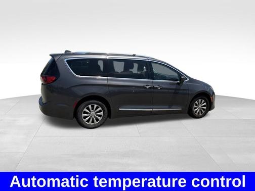 Granite Crystal Clearcoat Metallic 2019 Chrysler Pacifica Touring-L