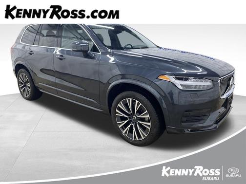 2022 Volvo XC90 T6 Momentum 7 Passenger