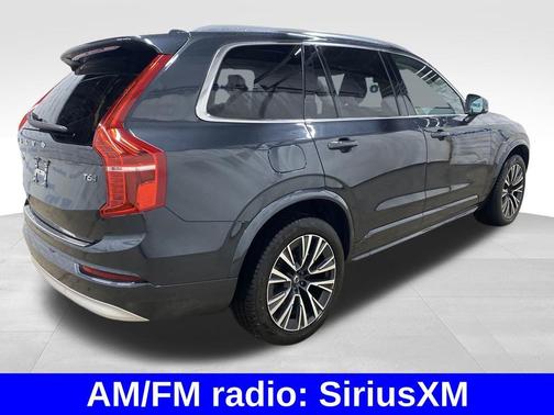 2022 Volvo XC90 T6 Momentum 7 Passenger