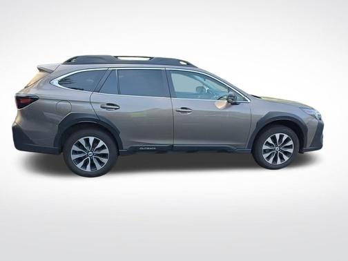 Brilliant Bronze Metallic 2023 Subaru Outback Limited XT