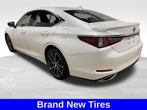 2022 Lexus ES 350 Base