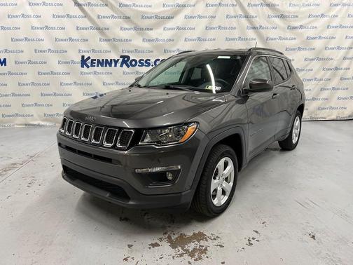 Photo 2 of 15 of 2019 Jeep Compass Latitude
