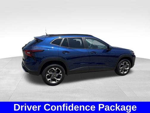Blue Glow Metallic 2024 Chevrolet Trax LT