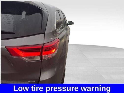 2018 Toyota Highlander LE