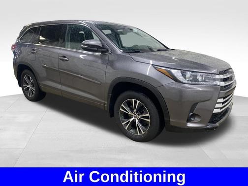 Predawn Gray Mica 2018 Toyota Highlander LE