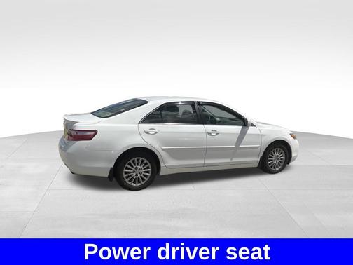 Super White 2009 Toyota Camry LE