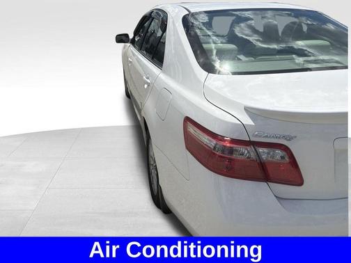 Super White 2009 Toyota Camry LE