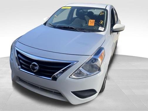 2019 Nissan Versa 1.6 S+