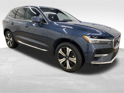 2023 Volvo XC60 Recharge Plug-In Hybrid T8 Plus Bright Theme