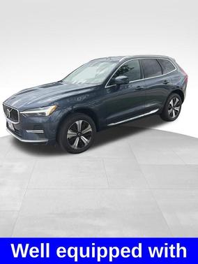 2023 Volvo XC60 Recharge Plug-In Hybrid T8 Plus Bright Theme