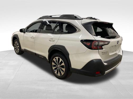 Crystal White Pearl 2023 Subaru Outback Touring