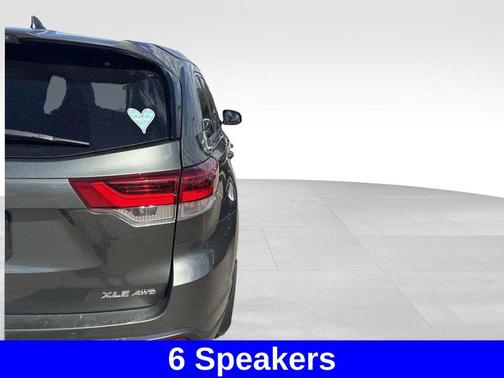 Jade Metallic 2019 Toyota Highlander XLE