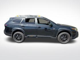 Crystal Black Silica 2025 Subaru Outback Wilderness