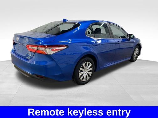 2019 Toyota Camry Hybrid LE