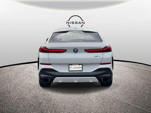 2023 BMW X6 xDrive40i
