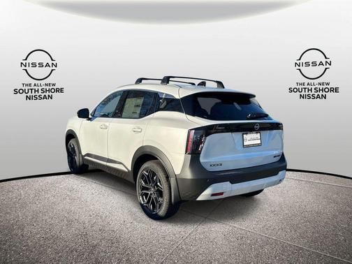 Aspen White Tri 2026 Nissan Kicks SR