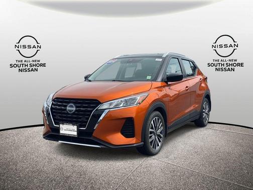 Monarch Orange / Super Black 2024 Nissan Kicks SV