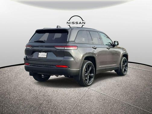 2022 Jeep Grand Cherokee Altitude