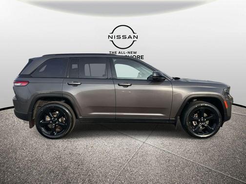 2022 Jeep Grand Cherokee Altitude