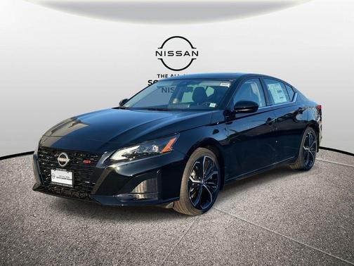 2025 Nissan Altima SR