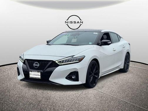 2023 Nissan Maxima SR