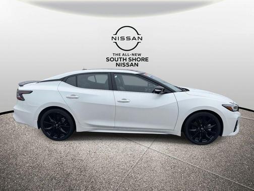 2023 Nissan Maxima SR