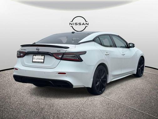 2023 Nissan Maxima SR