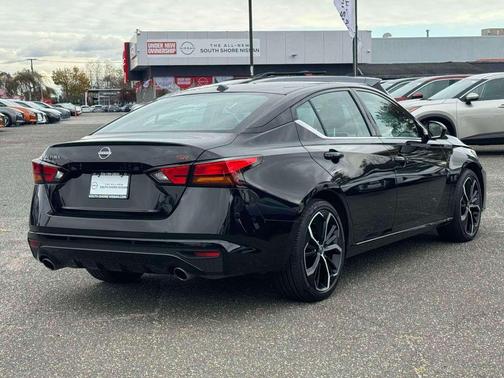 2025 Nissan Altima SR