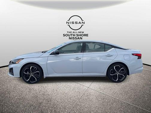 2025 Nissan Altima SR