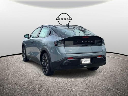 Boulder Gray Metallic 2026 Nissan Leaf PLATINUM+