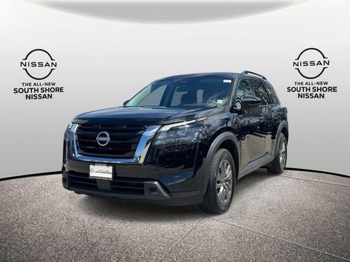 Black 2025 Nissan Pathfinder SV