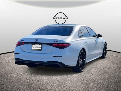 2025 Mercedes-Benz AMG S 63 E Base