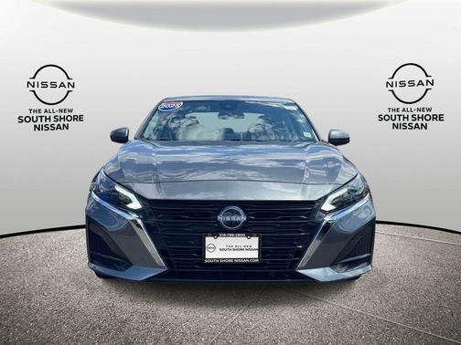 Gun Metallic 2025 Nissan Altima SV