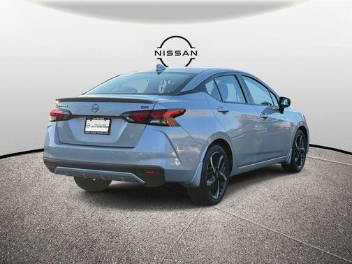 2025 Nissan Versa 1.6 SR