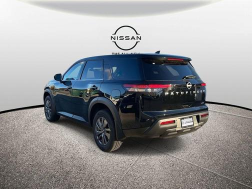 2025 Nissan Pathfinder S
