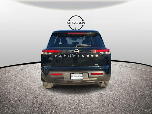 2025 Nissan Pathfinder S